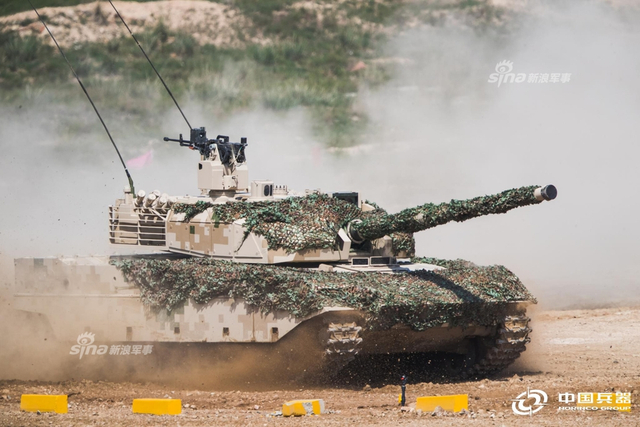 颜值和战力都爆表！中国VT4和VT5外贸坦克炫技