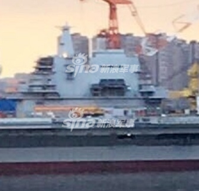 管中窥豹！国产航母舰岛再搭脚手架安装相控阵