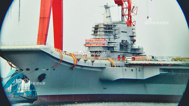 管中窥豹！国产航母舰岛再搭脚手架安装相控阵