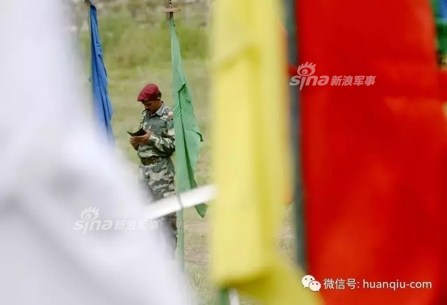 探访中印对峙的最前线附近！印军大量车辆现身