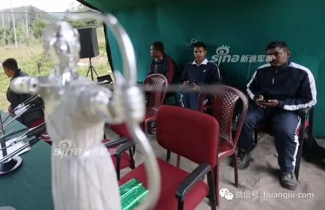 探访中印对峙的最前线附近！印军大量车辆现身