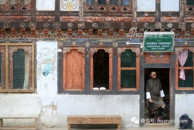 探访中印对峙的最前线附近！印军大量车辆现身