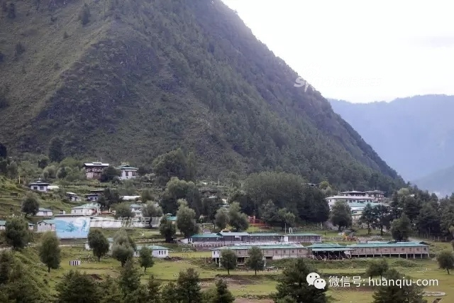 探访中印对峙的最前线附近！印军大量车辆现身