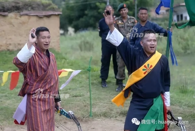 探访中印对峙的最前线附近！印军大量车辆现身