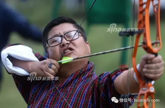 探访中印对峙的最前线附近！印军大量车辆现身