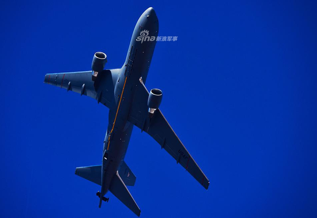 体型就是个大油罐!美空军一口气接收2架KC46A加油机