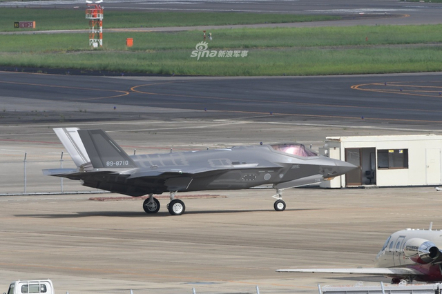 我歼20不可掉以轻心!日本高调展示第10架F35战机首飞