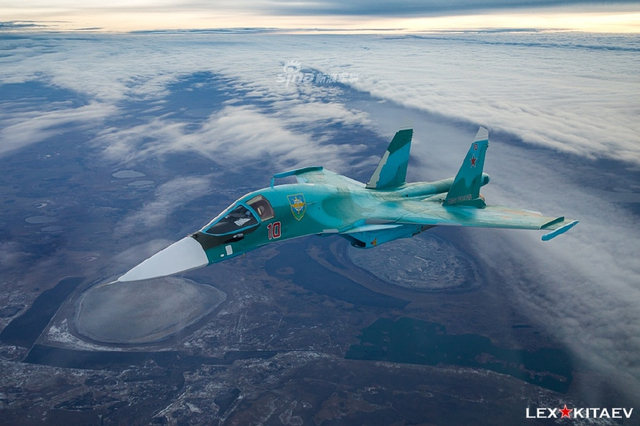 颜值担当鸭嘴兽!俄空军最新一批苏34首次空中加油