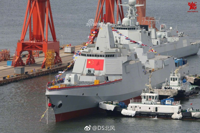 顶得上英国海军了！我大连船厂055双舰下水五盾同框