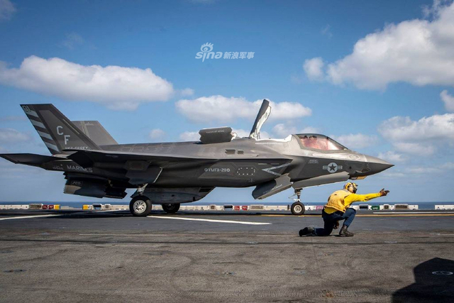 回顾首杀前夕:进行首次实战的美军F35B起飞瞬间