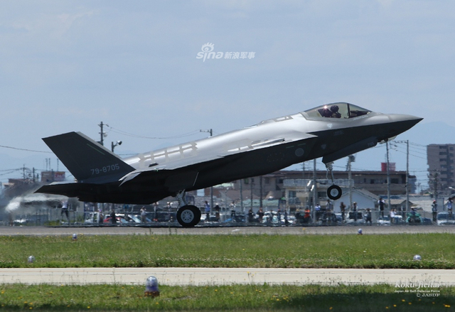 小心坠机!日本自行组装首架F35A战机进行试飞