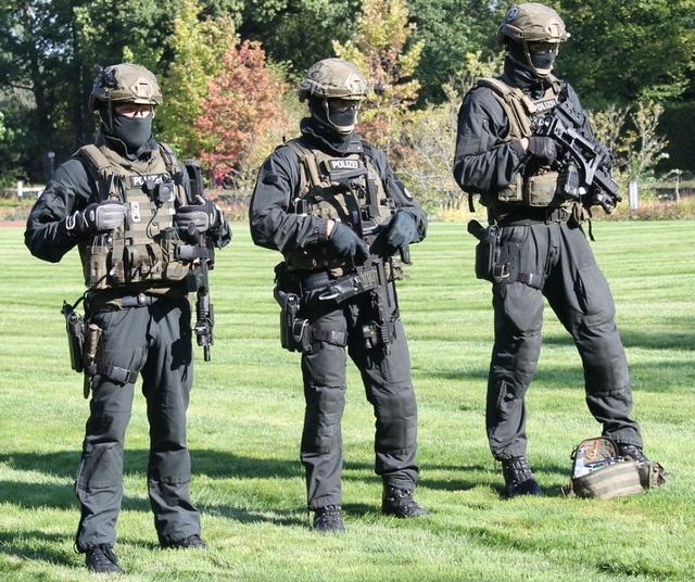 德sek特种部队成员身穿锁子甲