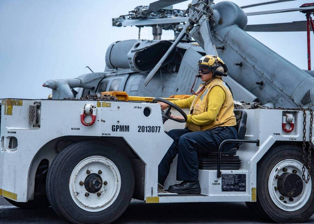 到处搅风搅雨！美海军陆战队两栖舰载F35B进驻波斯湾