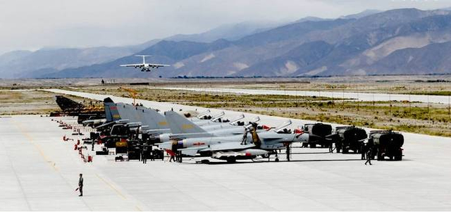 谁是土豪谁贫困一目了然!中美俄日越空军基地比教