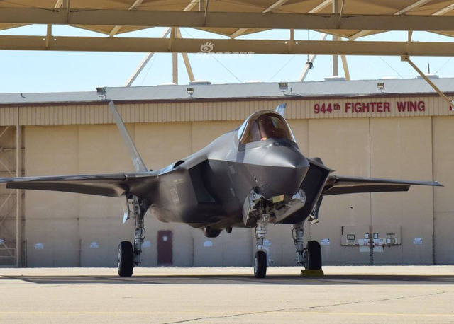 东亚空域越发紧张！韩空军飞行员完成首次F35飞行训练