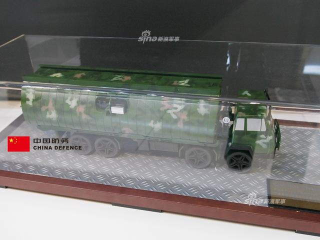 中国展示两款激光压制干扰武器