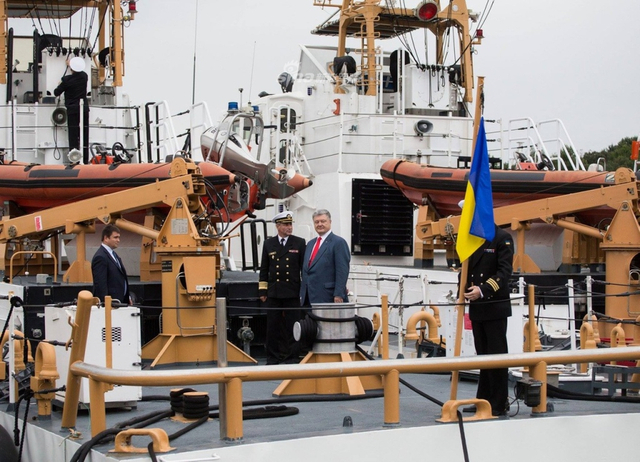 就是打发叫花子!乌克兰总统出席美赠送巡逻艇仪式