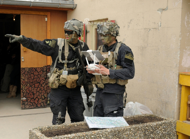 美军演习蓝军标配我大疆无人机