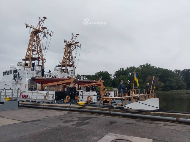 就是打发叫花子!乌克兰总统出席美赠送巡逻艇仪式