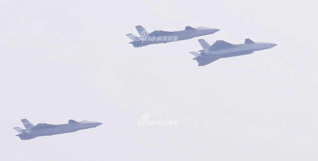 龙啸九天!我歼20战机珠海航展秀惊人机动性