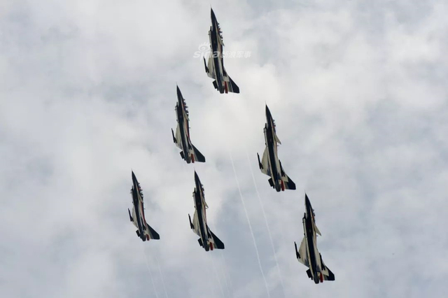 中国空军的娇子！我八一飞行表演队歼10献艺再展英姿