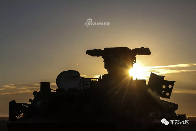 我红箭9反坦克导弹秀精确打击