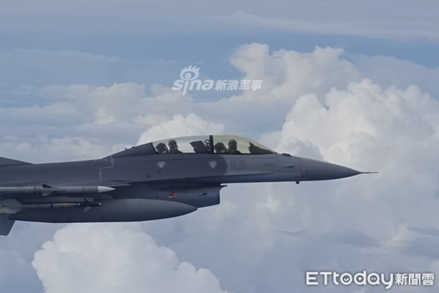 飞行员快起义吧！蔡英文发推夸奖台空军F16战机护航