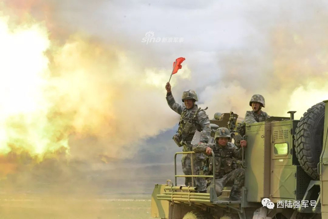为国御边火力旺！我77集团军卡车炮青藏高原集群射击