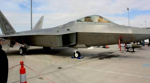 谁是土豪谁贫困一目了然!中美俄日越空军基地比教