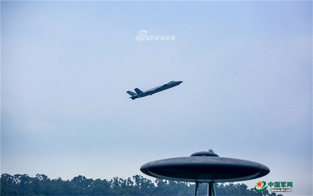 最好的生日礼物！我歼20航展四机编队献礼空军69周年