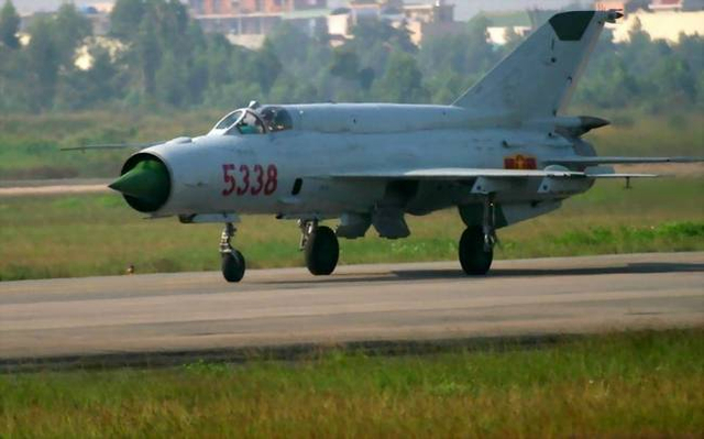 谁是土豪谁贫困一目了然!中美俄日越空军基地比教