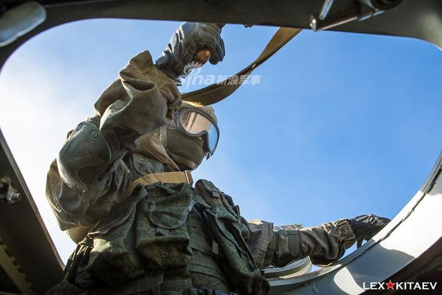 比悍马车猛！俄军精锐山地部队乘虎式装甲车反恐训练