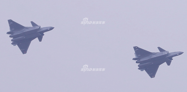 龙啸九天!我歼20战机珠海航展秀惊人机动性