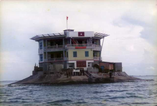 识相就赶紧滚！中国空军大批轰6K巡视越占我南海岛礁