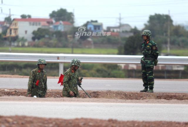 越南为保障特金会出动工兵扫雷