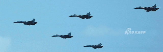 可以换屏保啦！独特宽屏视角再现我海军南海阅兵盛况