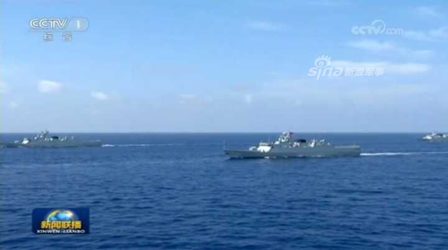 史上最壮观！中国海军南海阅兵辽宁舰领衔编队劈波斩浪