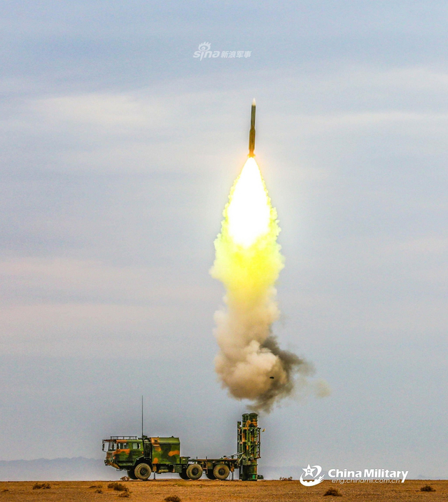 为大军遮起保护伞！我陆军红旗16搭配道尔M1大漠亮剑