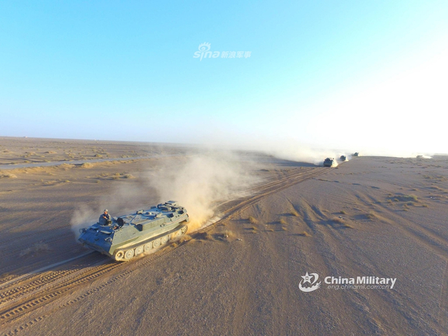 为大军遮起保护伞！我陆军红旗16搭配道尔M1大漠亮剑