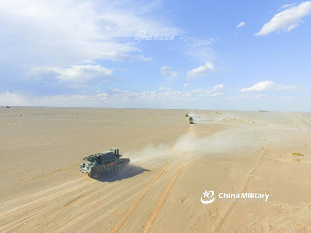 为大军遮起保护伞！我陆军红旗16搭配道尔M1大漠亮剑