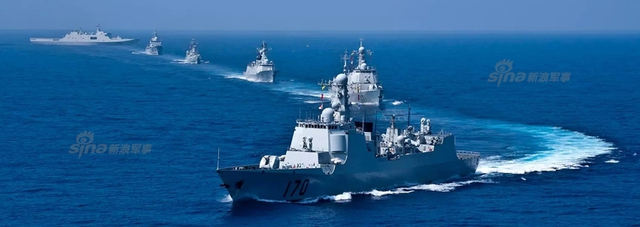 可以换屏保啦！独特宽屏视角再现我海军南海阅兵盛况