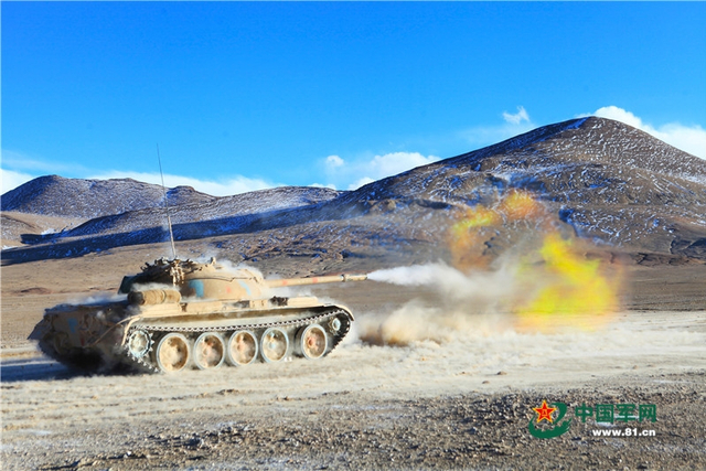 五对轮逆天之势不可挡！中国遥控操纵无人坦克竟是大59