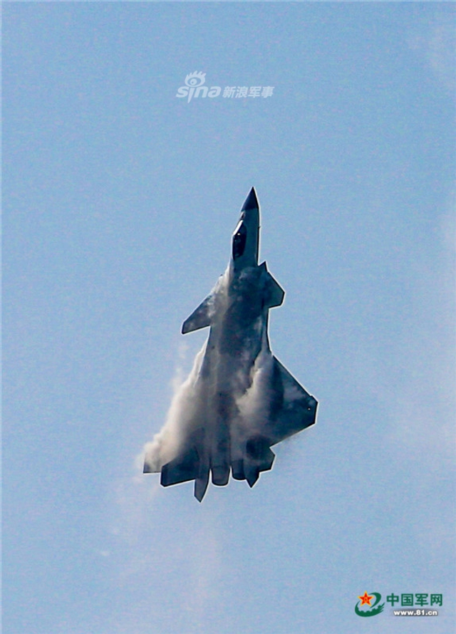 最好的生日礼物！我歼20航展四机编队献礼空军69周年