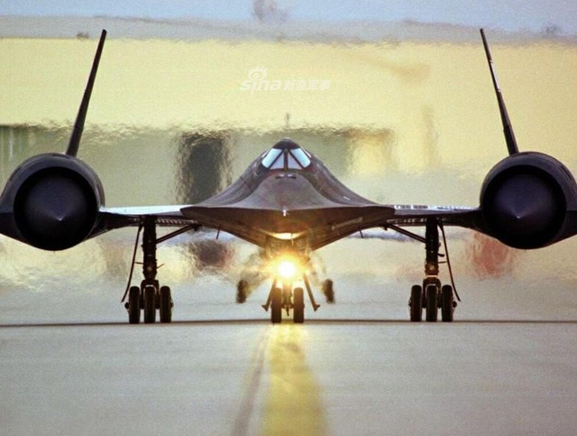 黑鸟战狐蝠!冷战期间苏军米格25难挡美军SR71侦察机