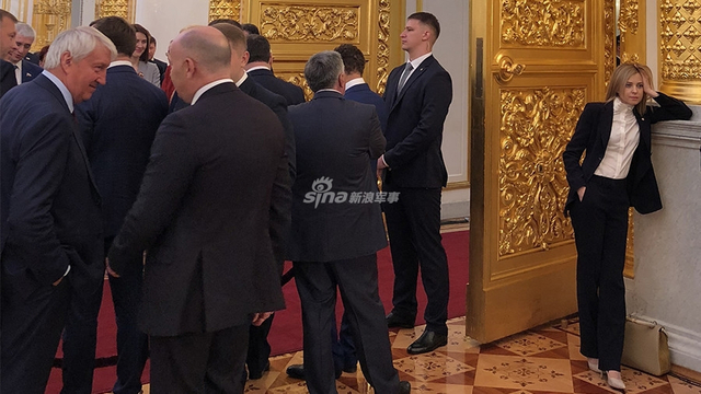 娜塔莉亚在普京就职典礼上火了