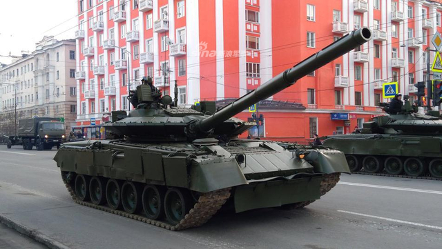 8         日前俄罗斯海军北方舰队的海军陆战队的现代化t-80bv趟克