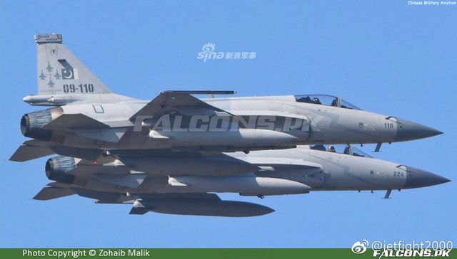 涂装即战斗力！巴基斯坦国防日展示枭龙240号战机