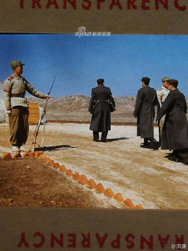 彩照还原中美板门店谈判场面