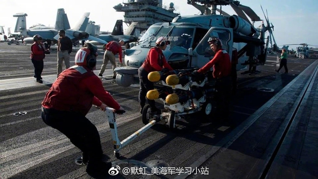 特朗普咄咄逼人！美航母刚离越南又携日本赴南海军演