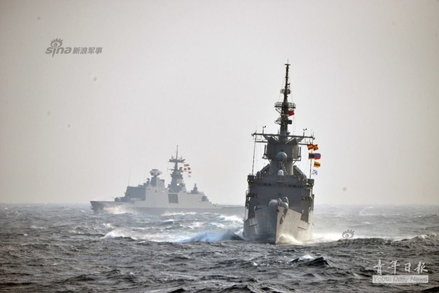 就这也敢来打擂台?台军也搞阅舰算上9艘快艇共20艘